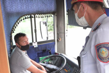 Фотография к новости: Рейд. Санитарлық талаптарды бұзған кәсіпорындарға айыппұл салынады