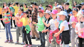 Фотография к новости: Жамбылдық балалар ашық аспан астында демалады