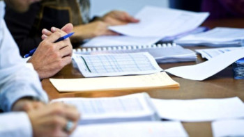 Фотография к новости: Ұстаздарды аттестациялау кезінде 296 заң бұзушылық анықталды