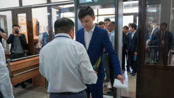 Фотография к новости: ҰБТ: Есіктен кіргізетіндерді қылмыстық жауапкершілікке тарту қажет  – Аятжан Ахметжан