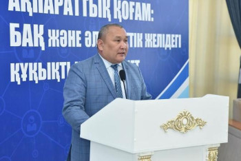 Фотография к новости: Абай Балажан: Газет – ақпарат құралы емес