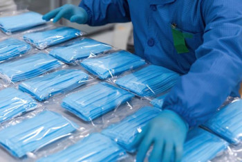 Фотография к новости: Елімізде бетперде өндірісінің көлемі тәулігіне 1 млн данаға жетті