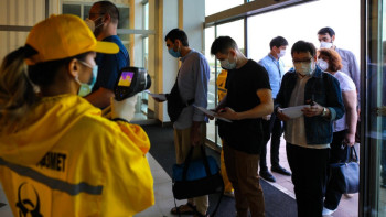 Фотография к новости: Ресейден келген дәрігерлер өңірлерге де барады – вице-министр