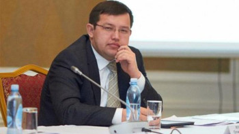 Фотография к новости: Карантин ұзартылса, табысын жоғалтқандарға әлеуметтік төлем берілуі керек – Құдайбергенов  