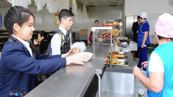 Фотография к новости: Мектепте әзірше тамақтандыру болмайды –  Аймағамбетов 