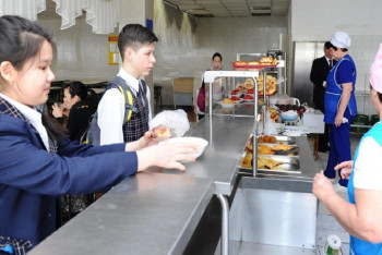 Фотография к новости: Мектепте әзірше тамақтандыру болмайды –  Аймағамбетов 