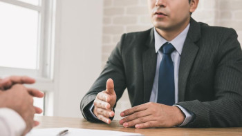 Фотография к новости: Жұмыс істеп жүрген қызметкері 42 500 теңгеге өтініш берсе, бастығы жауапқа тартылады