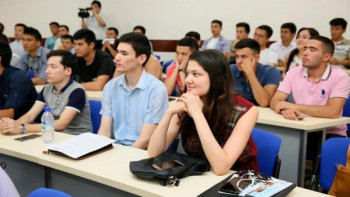 Фотография к новости: Экономикалық белсенді халық қатарына жатпайды. Студенттер  42 500 теңге ала ма?