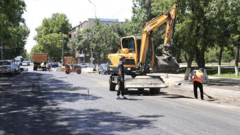 Фотография к новости: Биыл Шымкентте 400 шақырымдай көше жөнделеді – Мақсұт Исахов