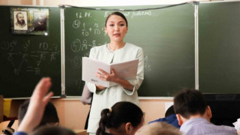 Фотография к новости: Қыркүйектен бастап ұстаздардың жалақысы тағы да көбейеді