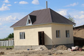 Фотография к новости: Қазалылық еріктілер мұқтаж жандарға 4 үй салып берді