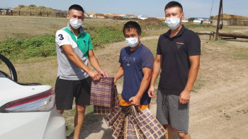 Фотография к новости: Қаражалдың тумасы ауыл халқына дәрі-дәрмек таратты