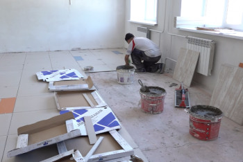 Фотография к новости: Павлодарда білім беру мекемелері күрделі жөндеуден өтуде