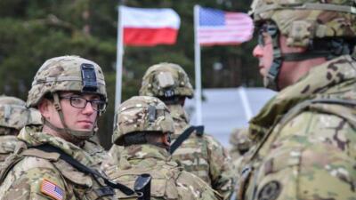 Польша өз жеріндегі АҚШ әскерилері санын көбейтуге келісім берді