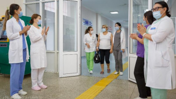 Фотография к новости: COVID-19. Нұр-Сұлтандағы №1 қалалық ауруханадан соңғы пациент жазылып шықты 