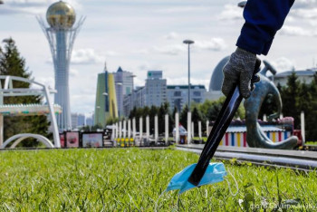 Фотография к новости: Індет кетеді, қоқыс қалады