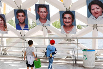 Фотография к новости: Президент назар аударса деймін – 101 дәрігерді суретке түсірген фотограф