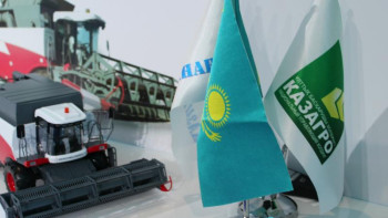 Фотография к новости: Тоқаев: «Бәйтерек» және «ҚазАгро» холдингтерін біріктіру қажет