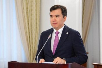 Фотография к новости: Дәленов өзінің министрлігі Жолдауды қалай жүзеге асыратынын айтты