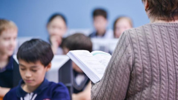 Фотография к новости: Барлық мұғалімнің жалақысы көтеріле ме? Аймағамбетов жауап берді