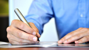 Фотография к новости: Өзенге секіріп қашпақ болған шенеуніктің бастығы қызметінен кетуге арыз жазды