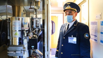 Фотография к новости: Жолсеріктер енді вагон тазаламайды