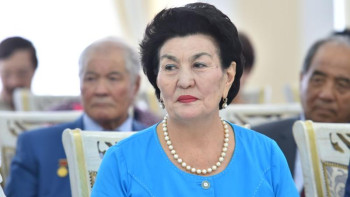 Фотография к новости: Асанғазы: Қазақшаға ыңғайы жоқтарды басы алтын болса да, директорлыққа қоймау керек 