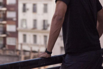 Фотография к новости: Кілтін ұмытқан азамат балкон арқылы үйіне кірмек болған