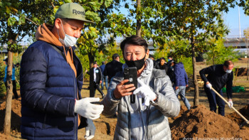 Фотография к новости: Дүниежүзілік тазалық күнінде ағаш отырғызылды