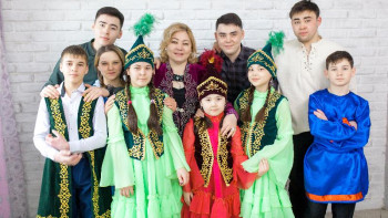 Фотография к новости: Балалар үйлерін жауып, асырап алушы отбасыларды көбейту керек – Құралай Жұмабекова