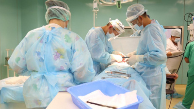 Хирургтер ер адамның асқазанынан 25 сантиметрлік арматураны алып тастады