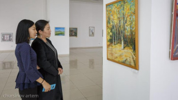 Фотография к новости: «Күз бояулары». Елордада атақты суретшілердің көрмесі өтіп жатыр  