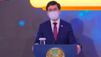 Фотография к новости: Ұстаздарымыз үшін тиісті жағдайды жасауымыз керек – Аймағамбетов