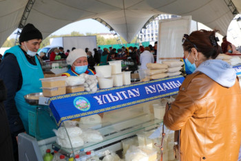 Фотография к новости: Елордада Қостанай және Қарағанды облыстарының жәрмеңкесі басталды