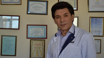 Фотография к новости: Вирус пен бактериялар әлсіз организмді жақсы көреді – Курейш Хамчиев