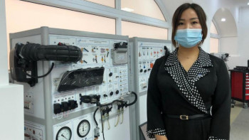 Фотография к новости: Механиктерге білім беретін оқытушы жаңа техниканың артықшылығын айтып берді