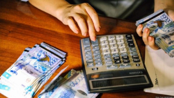 Фотография к новости: Денсаулыққа зиянды салада жұмыс істейтіндерге үстемеақы төлене ме? 