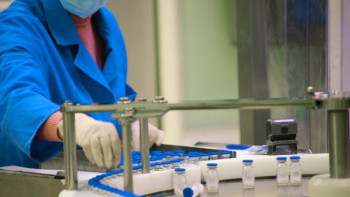 Фотография к новости: Еліміздің дәрі өндірушілері демалыссыз жұмыс істеп жатыр