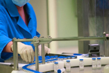 Фотография к новости: Еліміздің дәрі өндірушілері демалыссыз жұмыс істеп жатыр