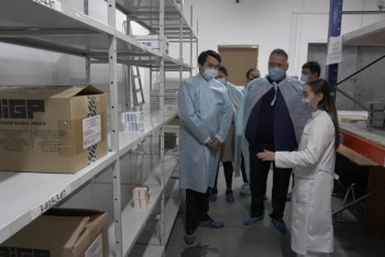 Фотография к новости: Қоғамдық бақылаушылар қоймадағы қорды көрді