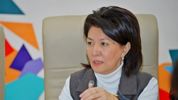 Фотография к новости: Әйелдер мен жастарға берілген 30% квота саяси жүйеге өзгеріс әкеледі – Шәукенова