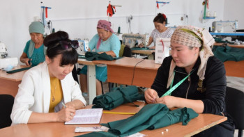 Фотография к новости: Қармақшылық тігіншілер мемлекеттің көмегімен кәсібін жандандырды 