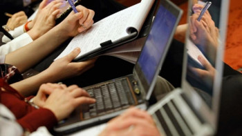 Фотография к новости: Заңды білмейтін, «түймедейді түйедей ететін» блогерлер бар – Жоғарғы Сот өкілі