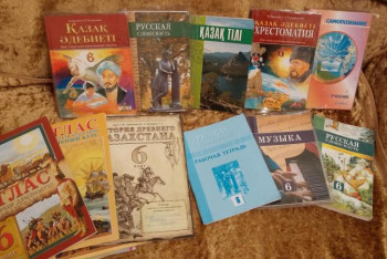 Фотография к новости: Министрлік әдебиет пәнінің мазмұнын өзгертуге қатысты бұйрыққа қол қойды