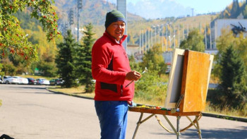 Фотография к новости: Әлемге суретшілерімен ғана танылып отырған елдер бар  – суретші 