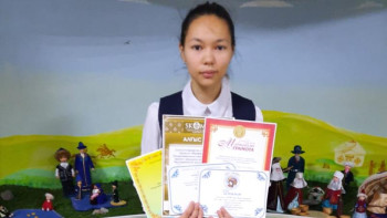 Фотография к новости: Петропавлдық мектеп оқушысы Абайдың 80 өлеңін жатқа біледі