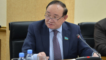 Фотография к новости: Бектаев ауылды интернетпен қамту бойынша түсініктеме берді