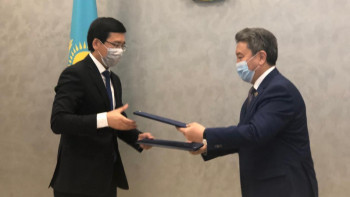 Фотография к новости: Елбасы кітапханасы мен Білім министрлігі келісім орнатты 