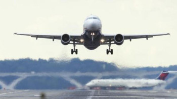 Фотография к новости: Құстармен соқтығысқан ұшақтың неліктен қонғаны белгілі болды 