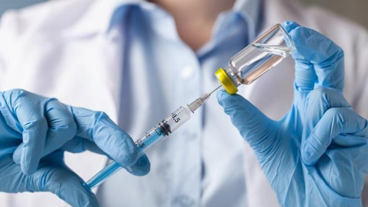 ДДСҰ: Вакцина коронавируспен күрестің жалғыз жолы емес